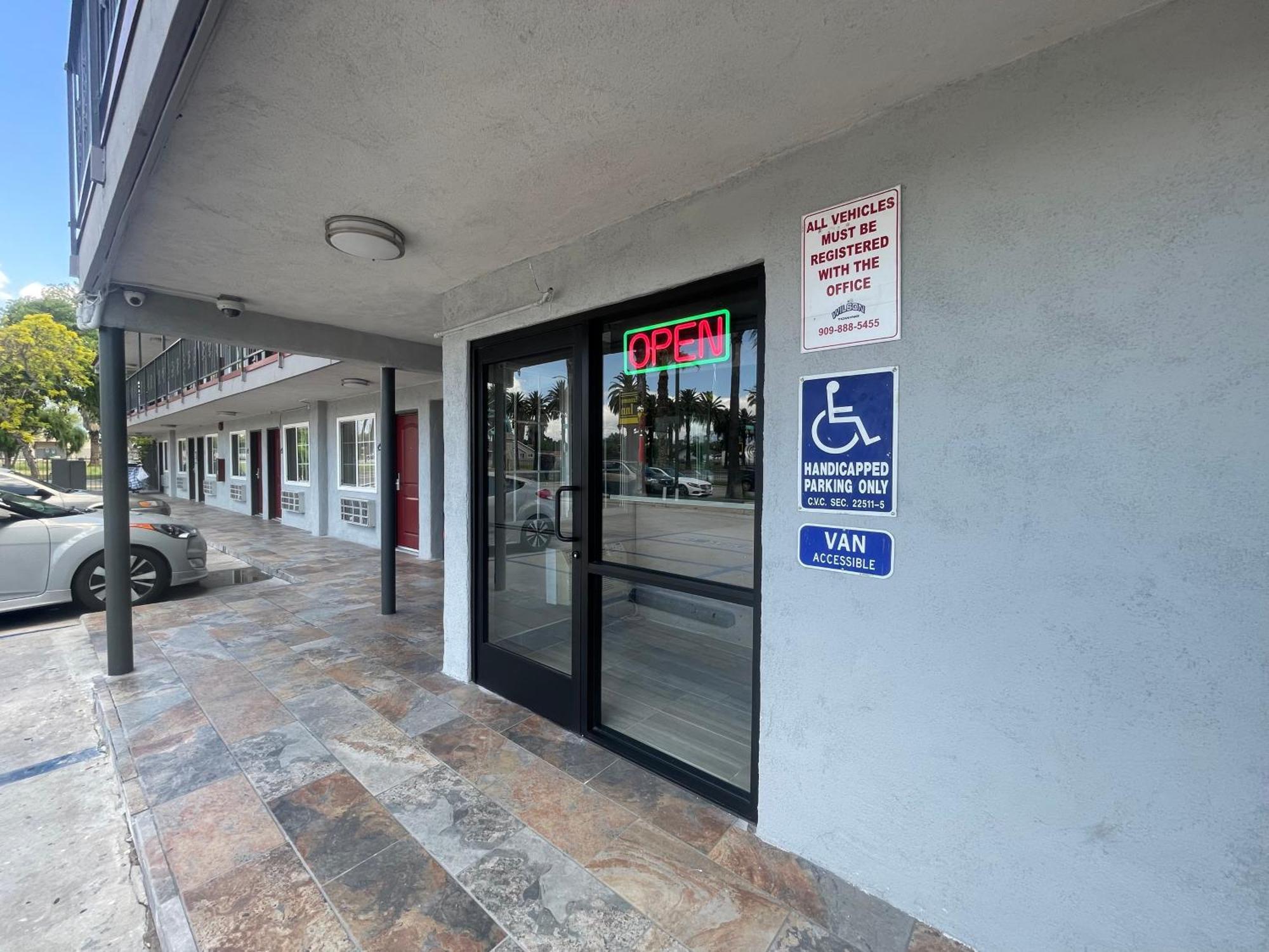 Simplestay Suites - Downtown San Bernardino Dış mekan fotoğraf